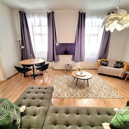 Apartment Emma - Old Town บราติสลาวา ภายนอก รูปภาพ