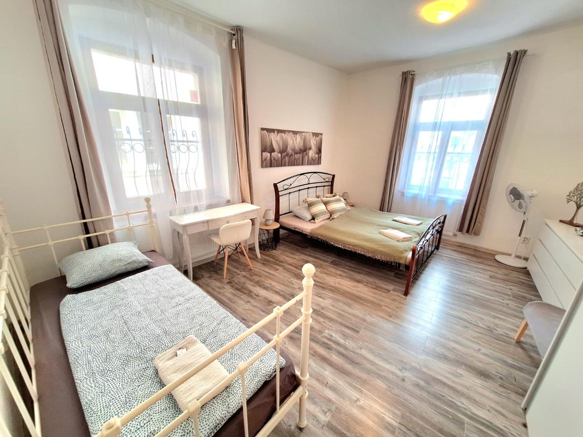 Apartment Emma - Old Town บราติสลาวา ภายนอก รูปภาพ