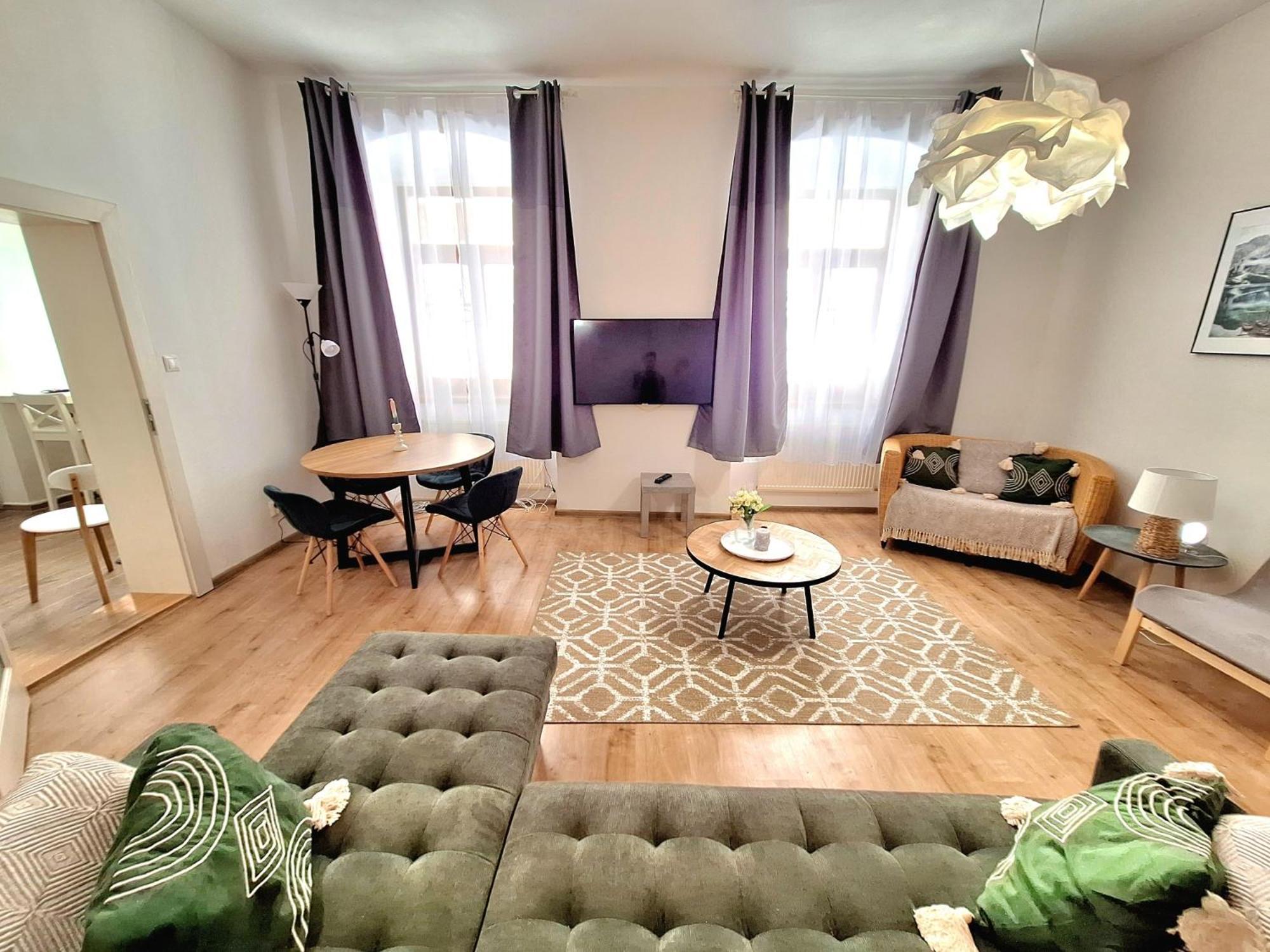 Apartment Emma - Old Town บราติสลาวา ภายนอก รูปภาพ