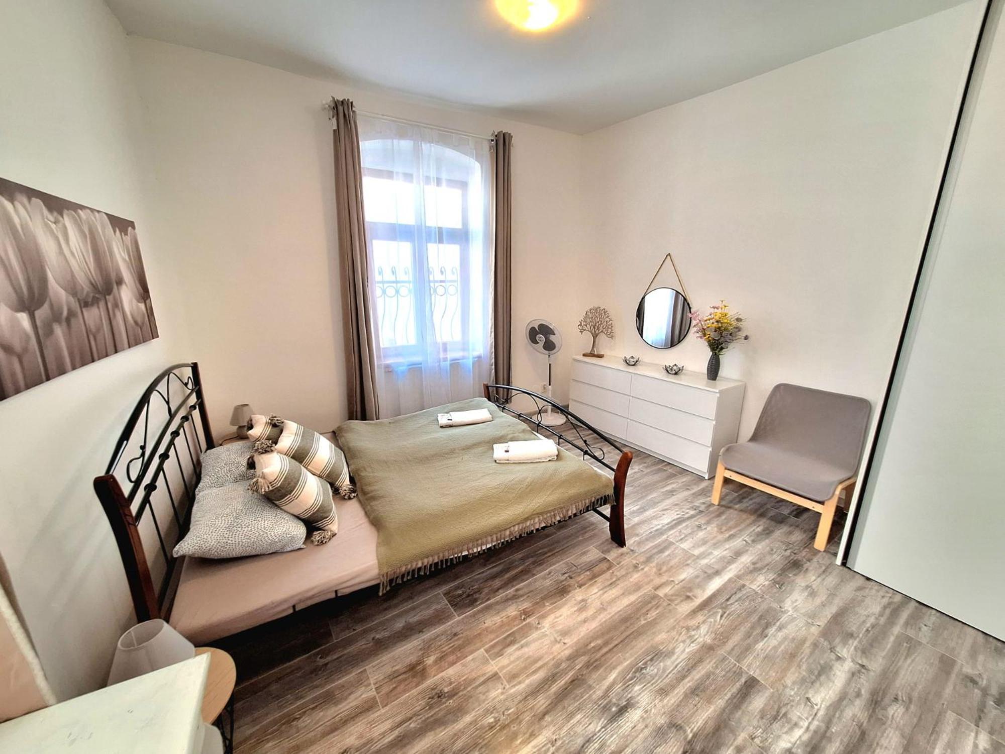 Apartment Emma - Old Town บราติสลาวา ภายนอก รูปภาพ