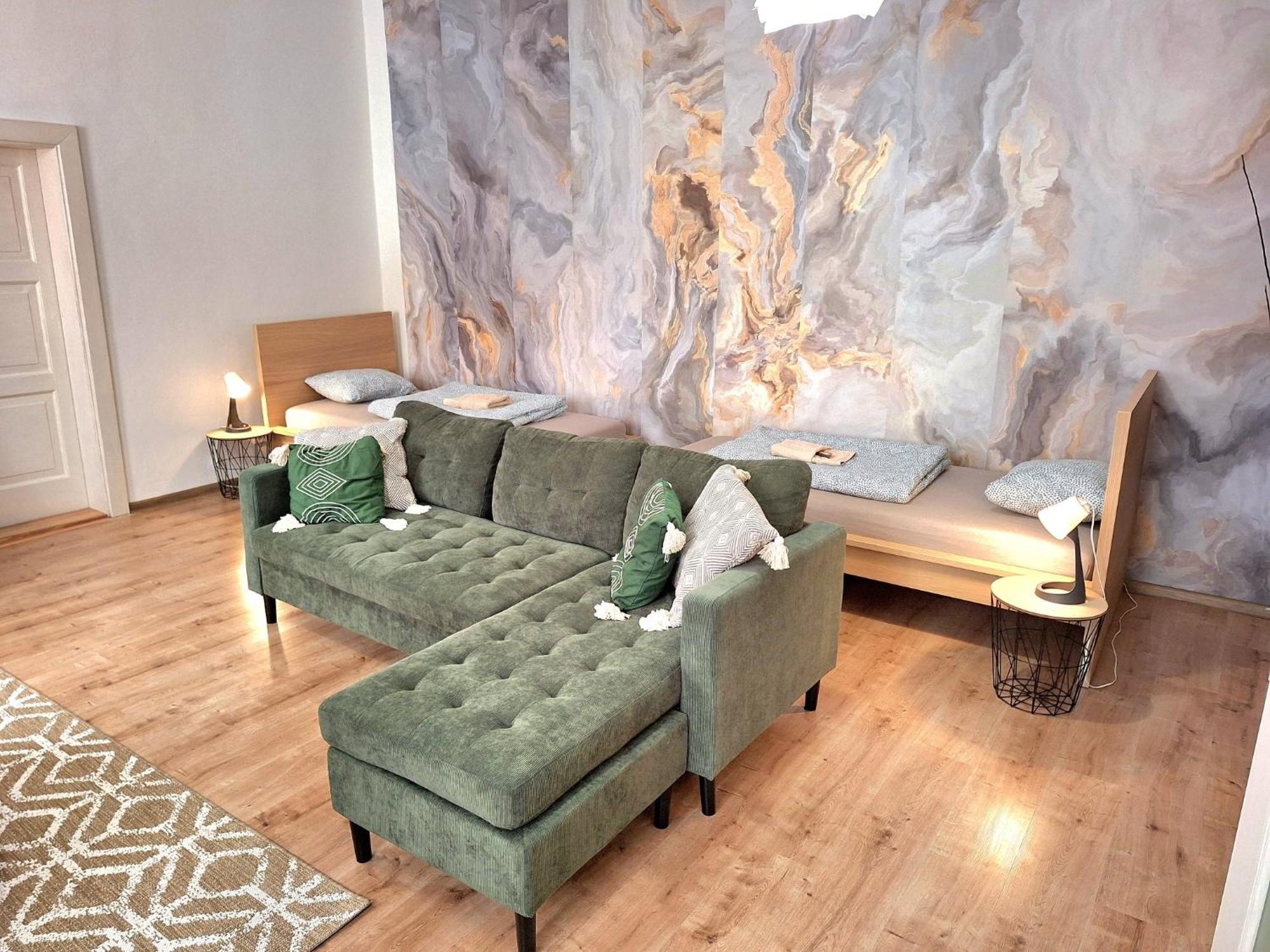 Apartment Emma - Old Town บราติสลาวา ภายนอก รูปภาพ