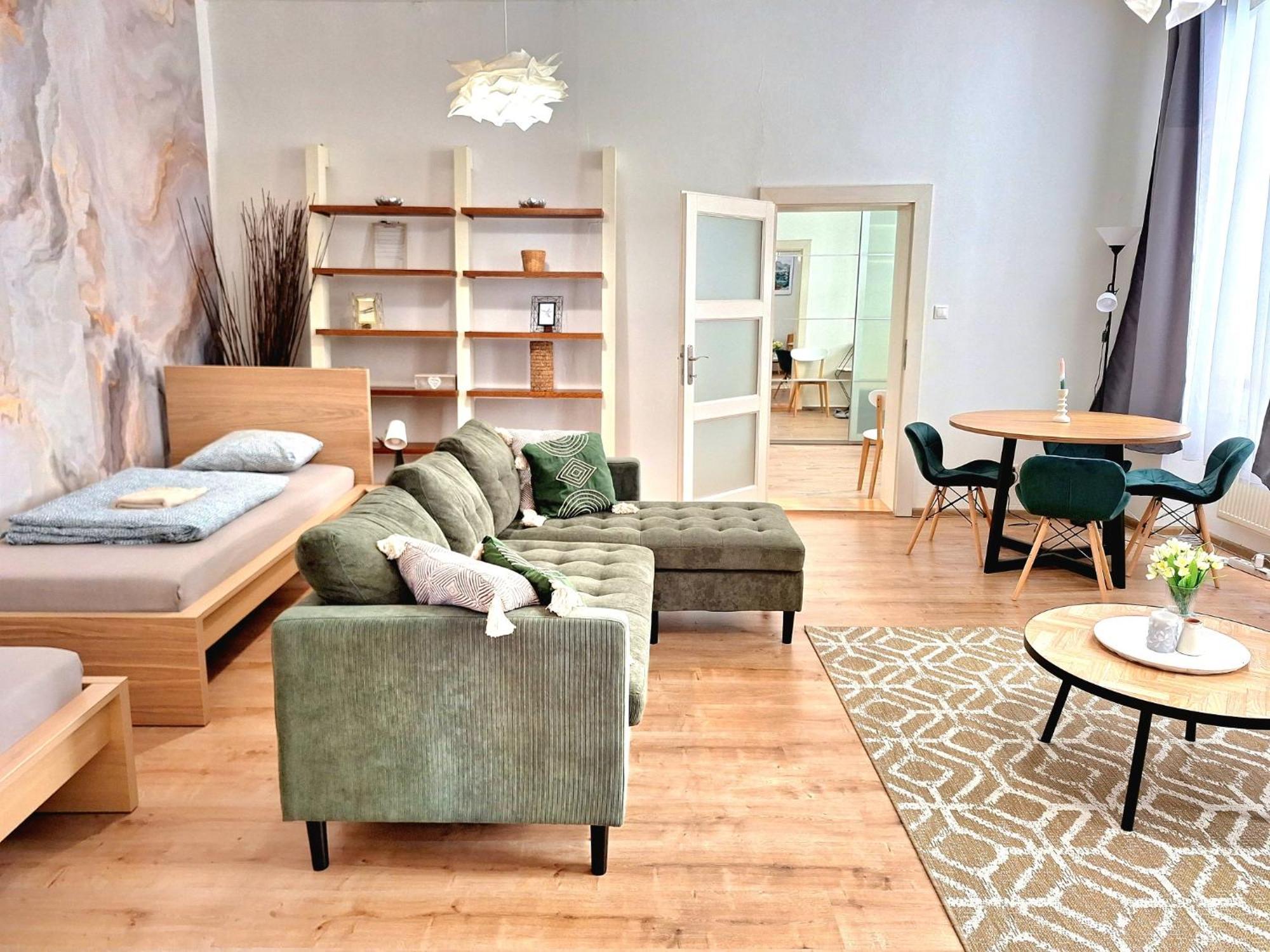 Apartment Emma - Old Town บราติสลาวา ภายนอก รูปภาพ