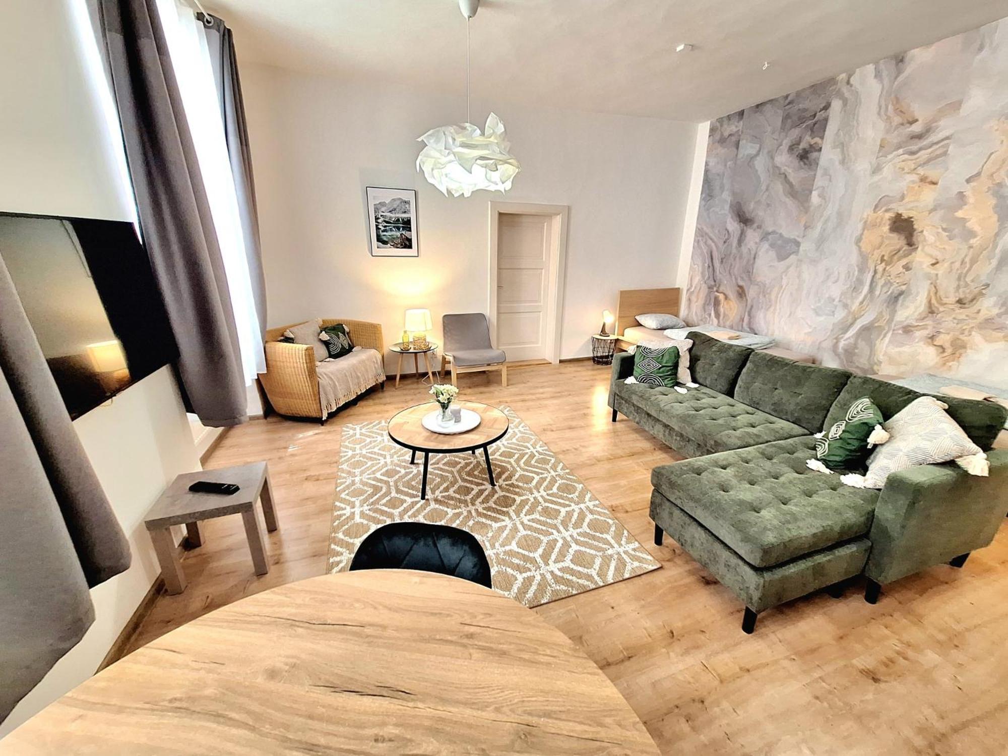 Apartment Emma - Old Town บราติสลาวา ภายนอก รูปภาพ